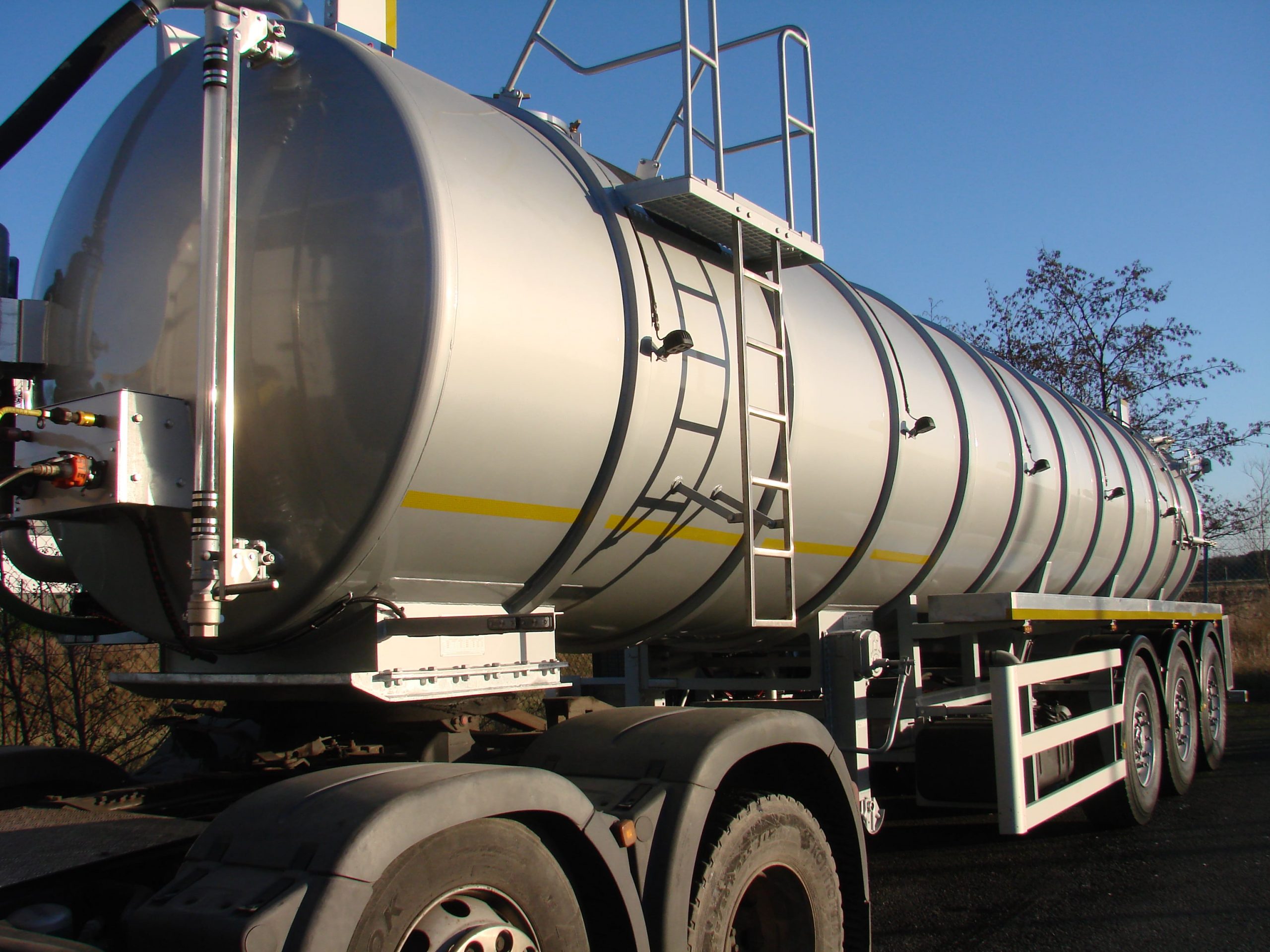 Articulated Vacuum Tankers Vallely Tankers